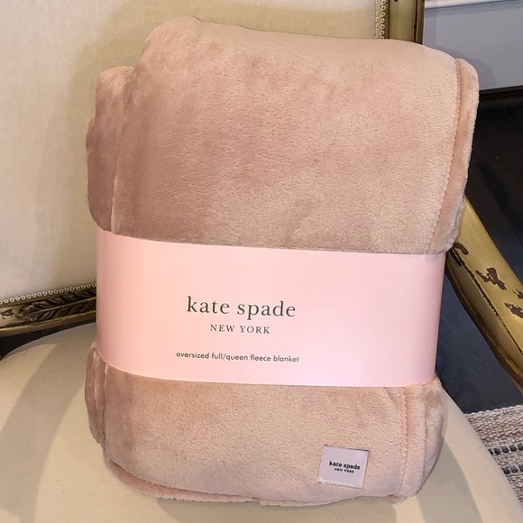 kate spade Bedding Nwt Kate Spade Oversized Queen Blanket Blush